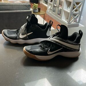 Nike Hyperset Men's Volleyball shoe